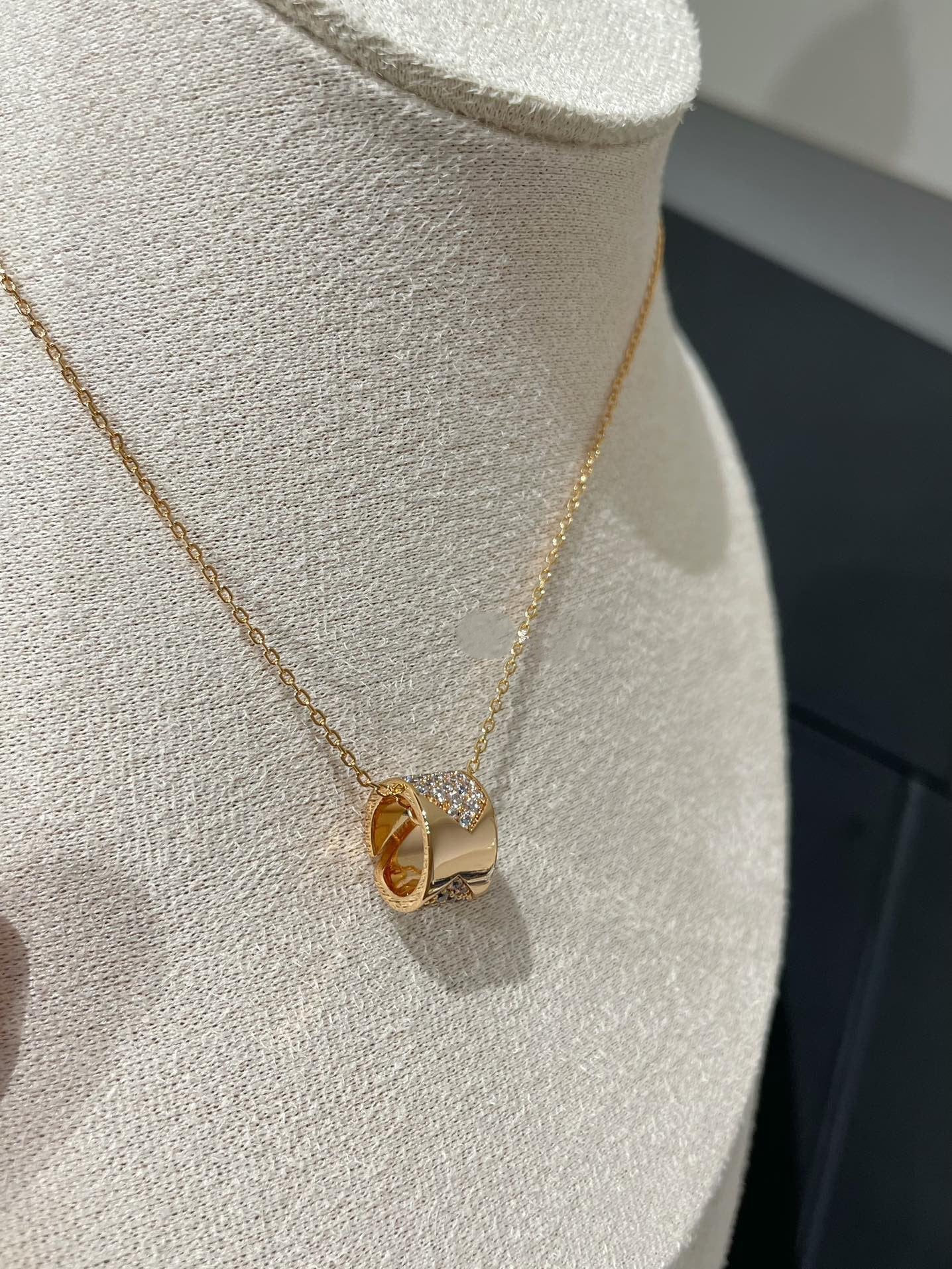 Collier pavé de diamants Diana Liens Evidence
