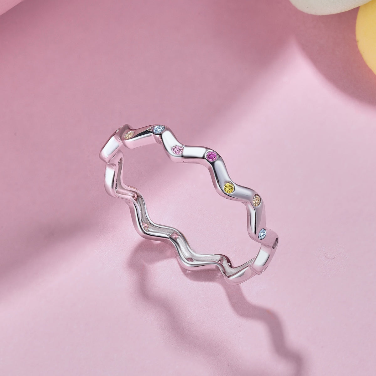[HOT] Bague quotidienne ronde vibrante et ornée
