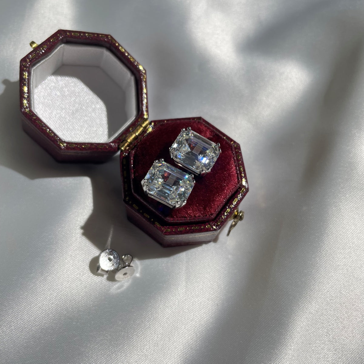 [HOT]Dazzling Square Shape Earrings