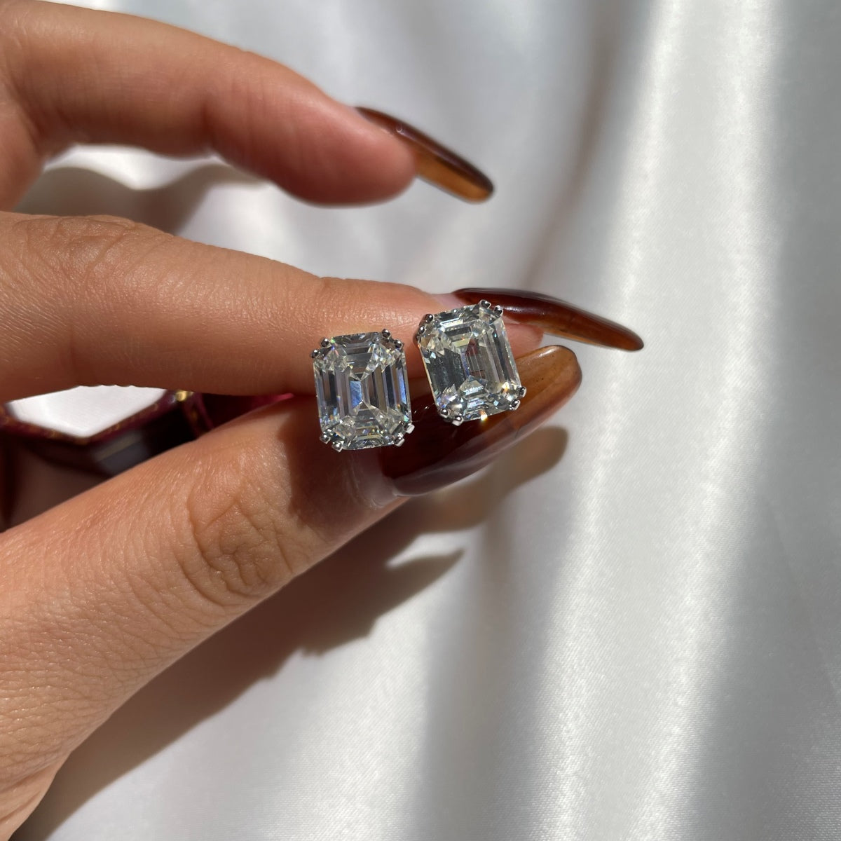 [HOT]Dazzling Square Shape Earrings