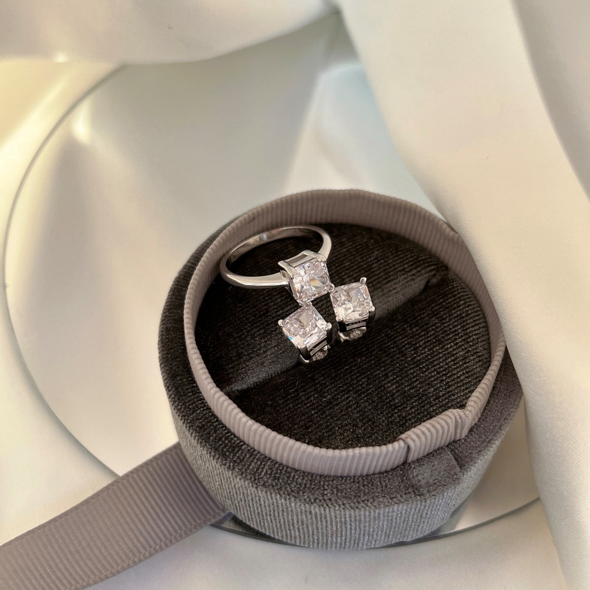 [HOT]1.0 Carat Radiant Princess Cut Wedding Earrings
