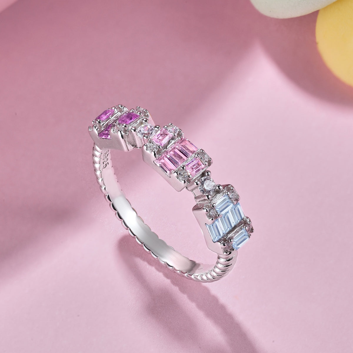 [HOT] Bague de fête unique et colorée en émeraude taillée