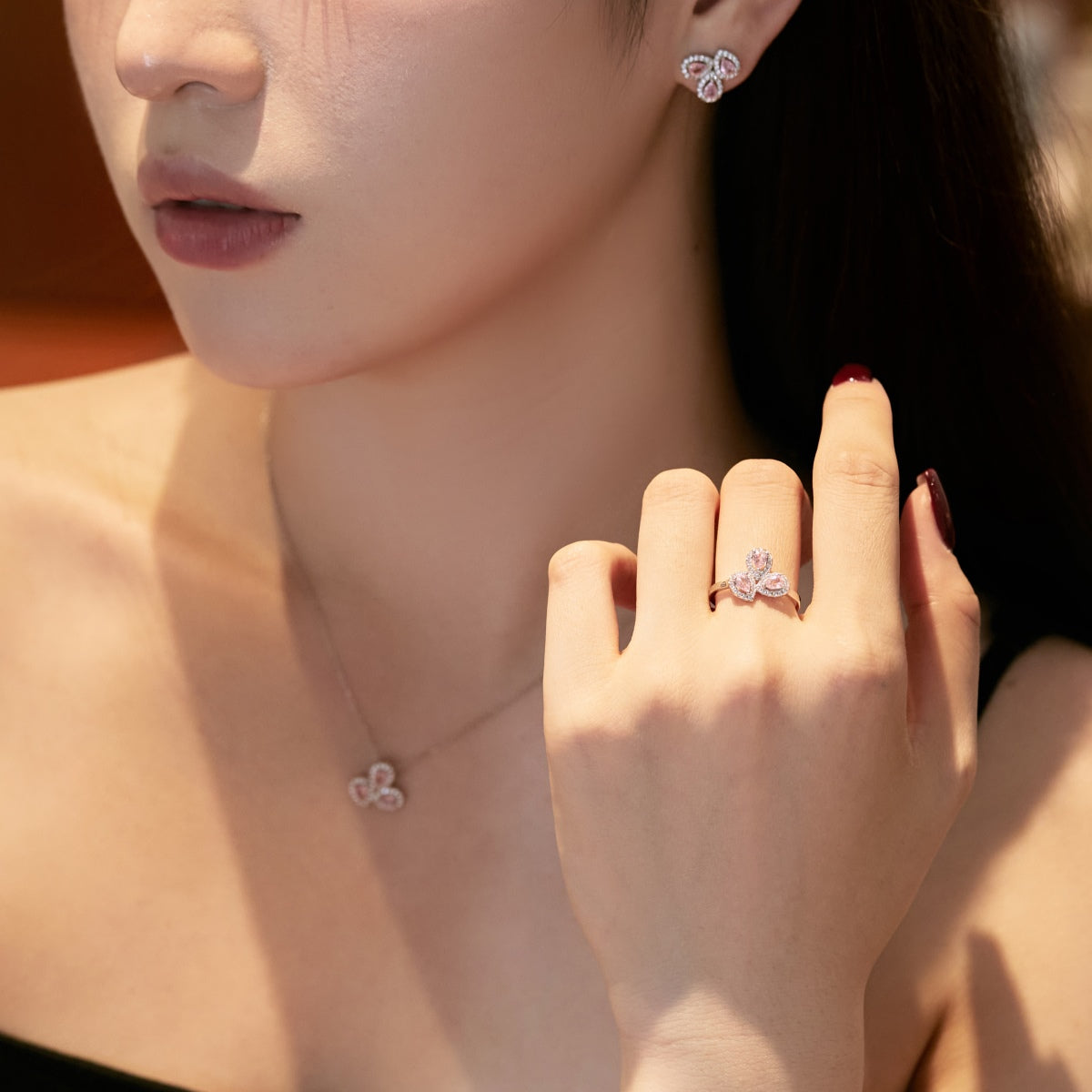 [HOT]Ornate Flower Shape Pear Cut Lover Earrings