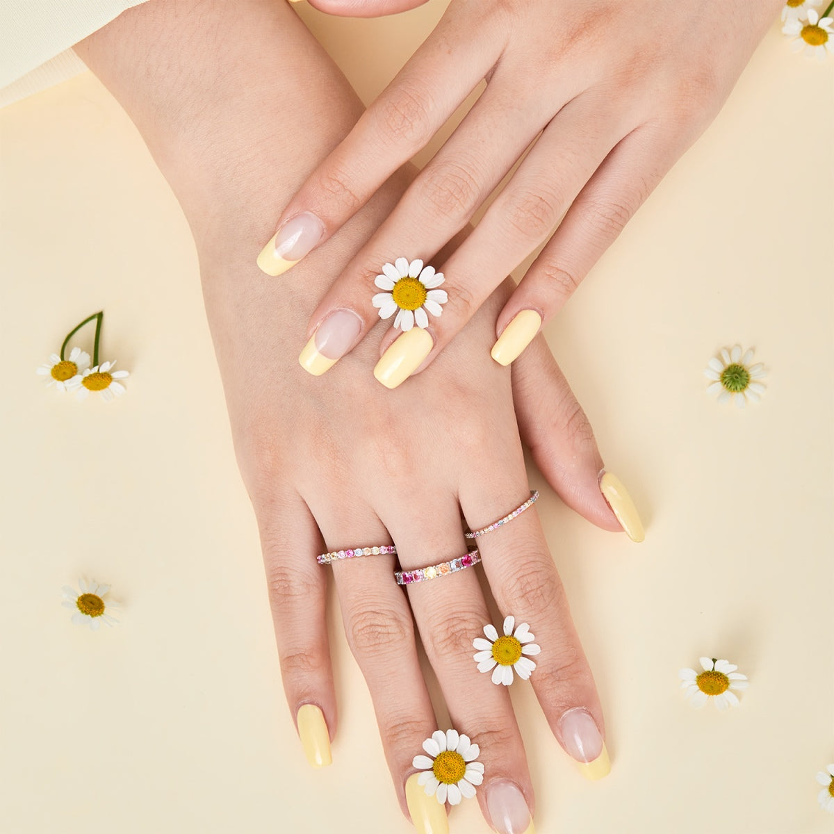 [HOT]Ornate Colorful Round Cut Tennis Ring