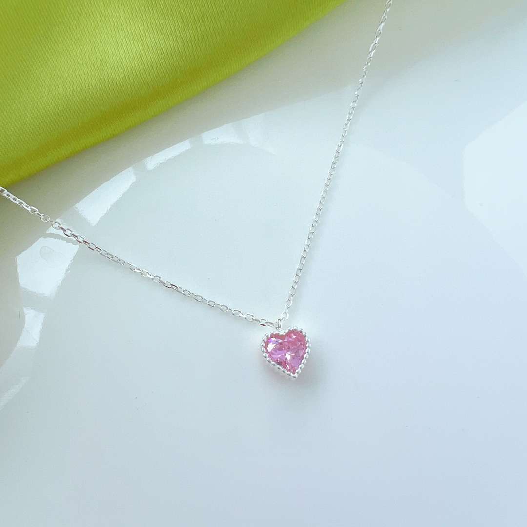 [HOT]Ornate Heart Shape Necklace