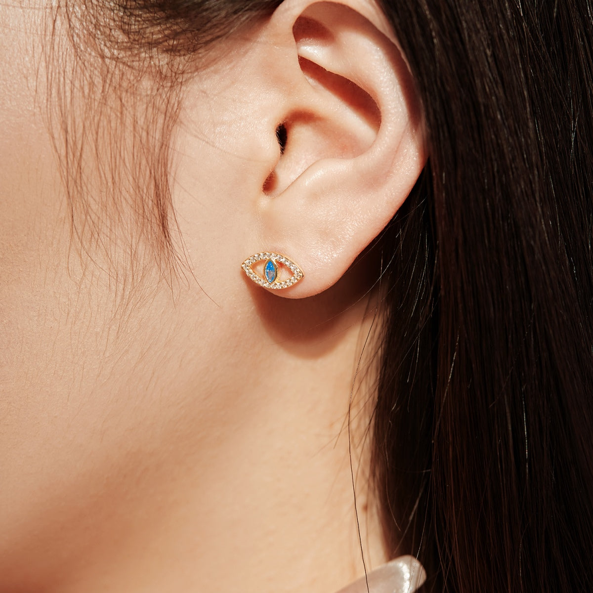 [HOT]Blue Devil Eyes Hollow Stud Earrings