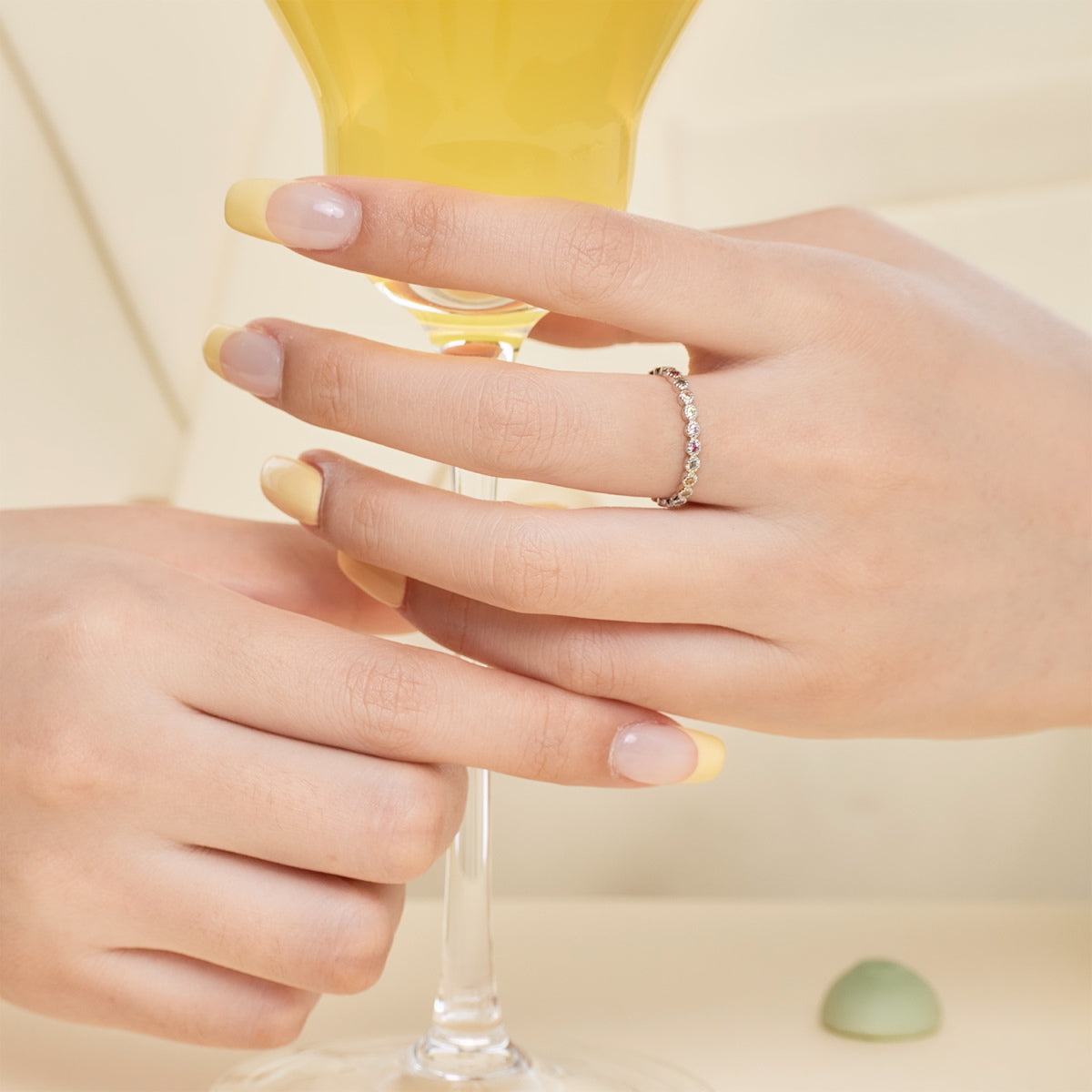 [HOT] Bague quotidienne scintillante et éclatante à taille ronde