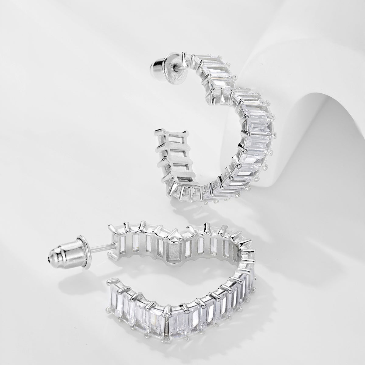 [HOT]Radiant Heart Cutout Earrings