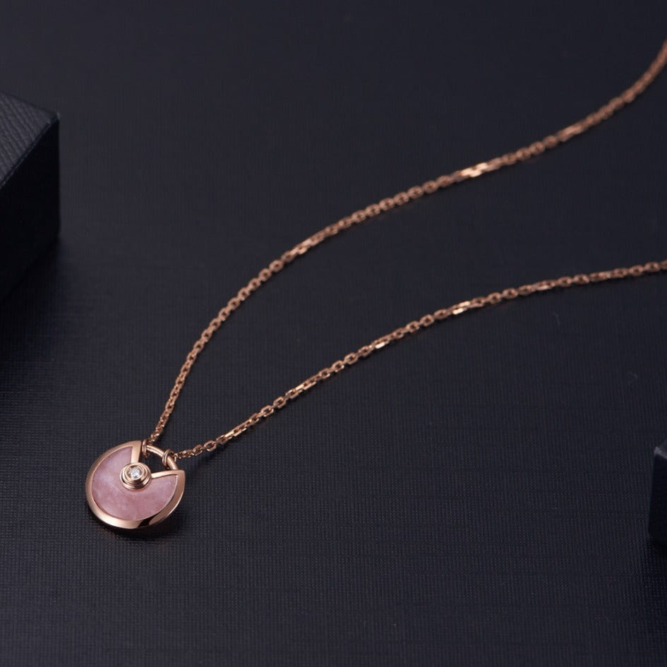 Collier Diana Amulette en or rose et nacre rose