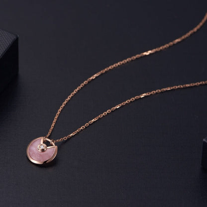 Collier Diana Amulette en or rose et nacre rose