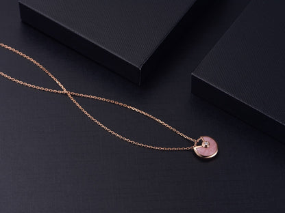 Collier Diana Amulette en or rose et nacre rose