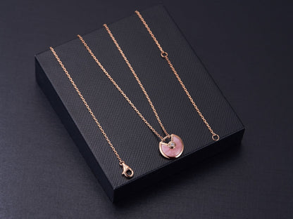 Collier Diana Amulette en or rose et nacre rose