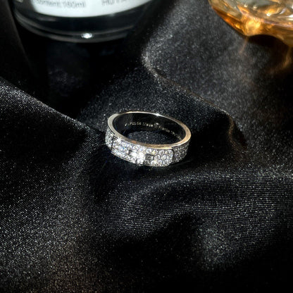 DIANA KELLY SILVER DIAMOND RING