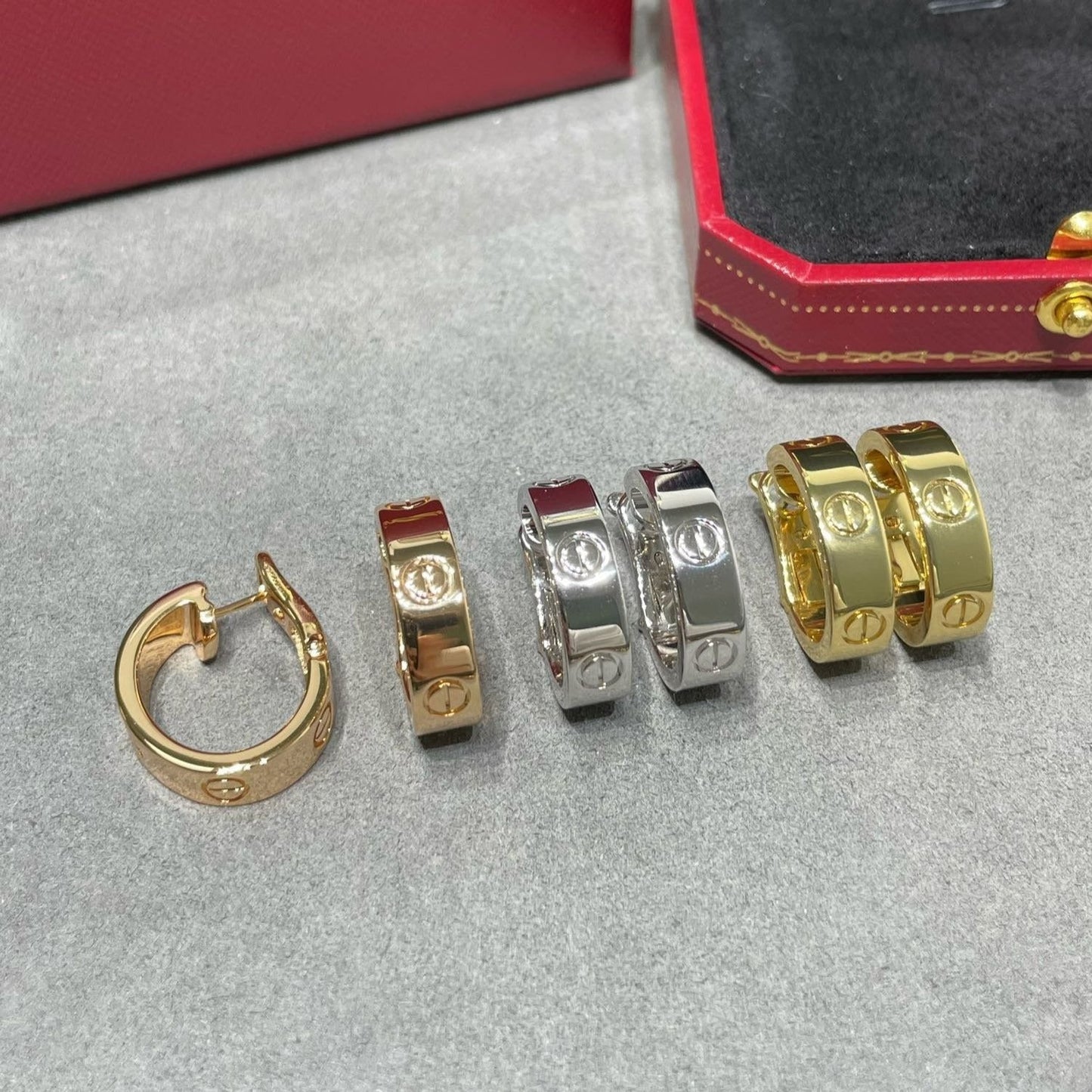 DIANA LOVE 5.5MM EARRINGS