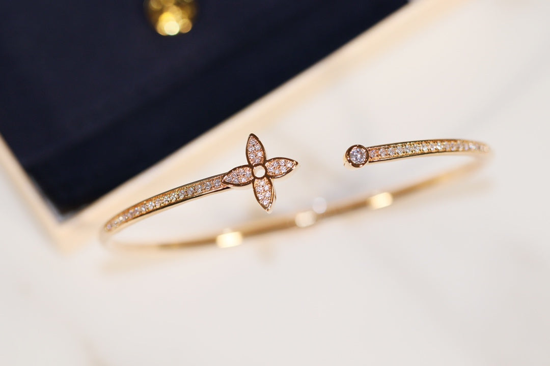 DIANA IDYLLE GOLD OPEN BRACELET DIAMOND PAVED