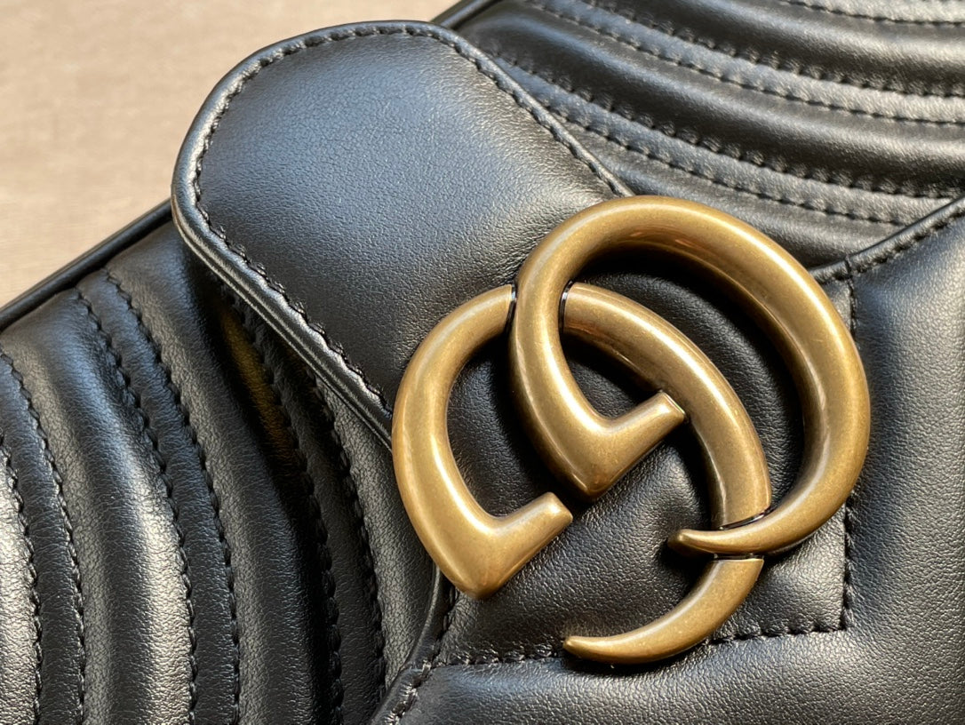 GG MARMONT MATELASS¨¦ LARGE 26 BAG BLACK CALFSKIN