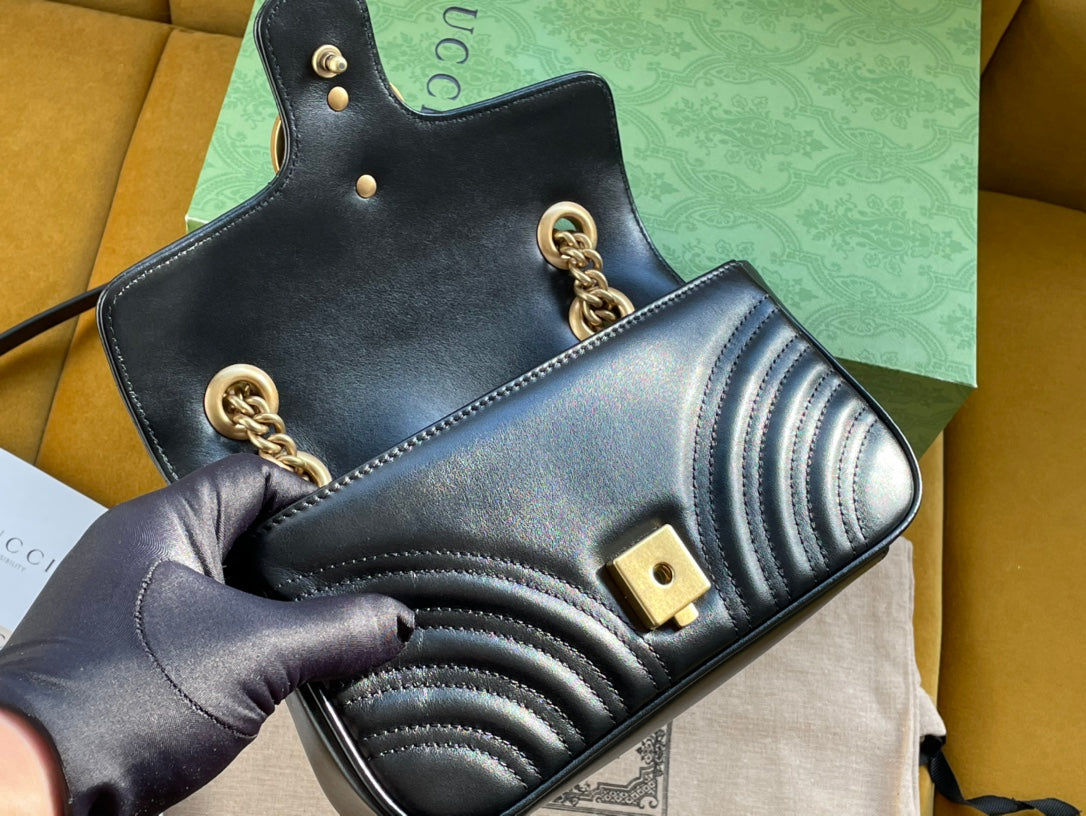 GG MARMONT MATELASS¨¦ SMALL 22 BAG BLACK CALFSKIN