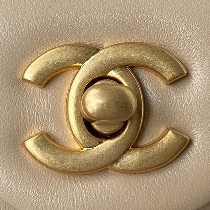 Classic Mini Flap Bag 20cm Beige Lambskin Gold Hardware