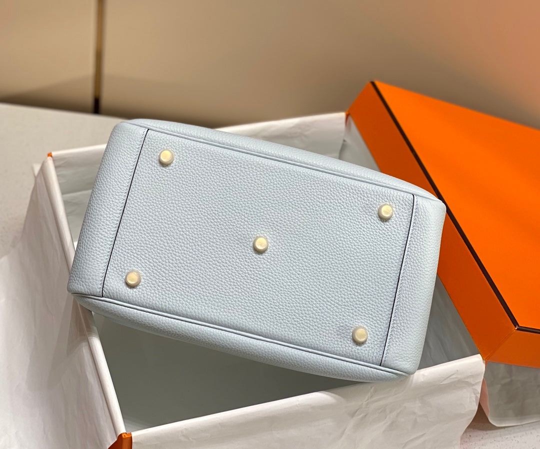 HM LINDY 30 BAG PASTEL BLUE TAURILLON CLEMENCE LEATHER