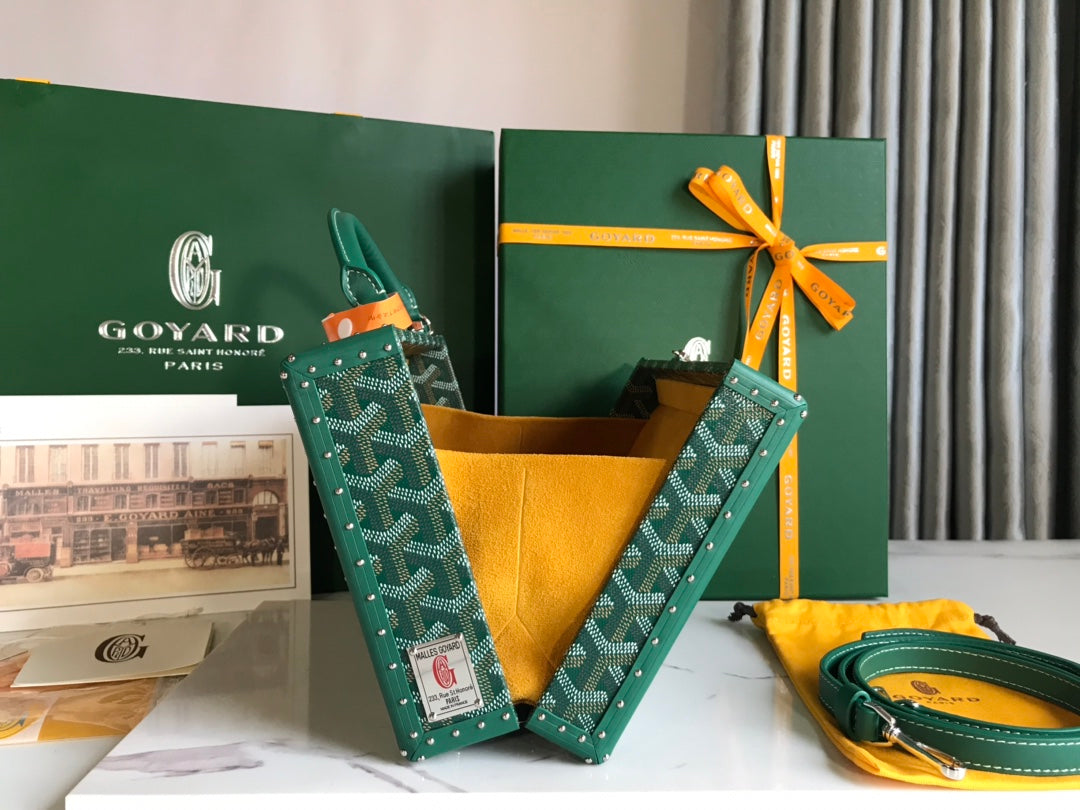 GRAND H?TEL TRUNK BAG 24 IN GREEN GOYARDINE CANVAS AND CALFSKIN