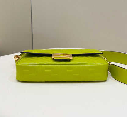 BAGUETTE WITH FF MOTIF 27 IN LIMERICK SOFT LAMBSKIN GOLD HARDWARE