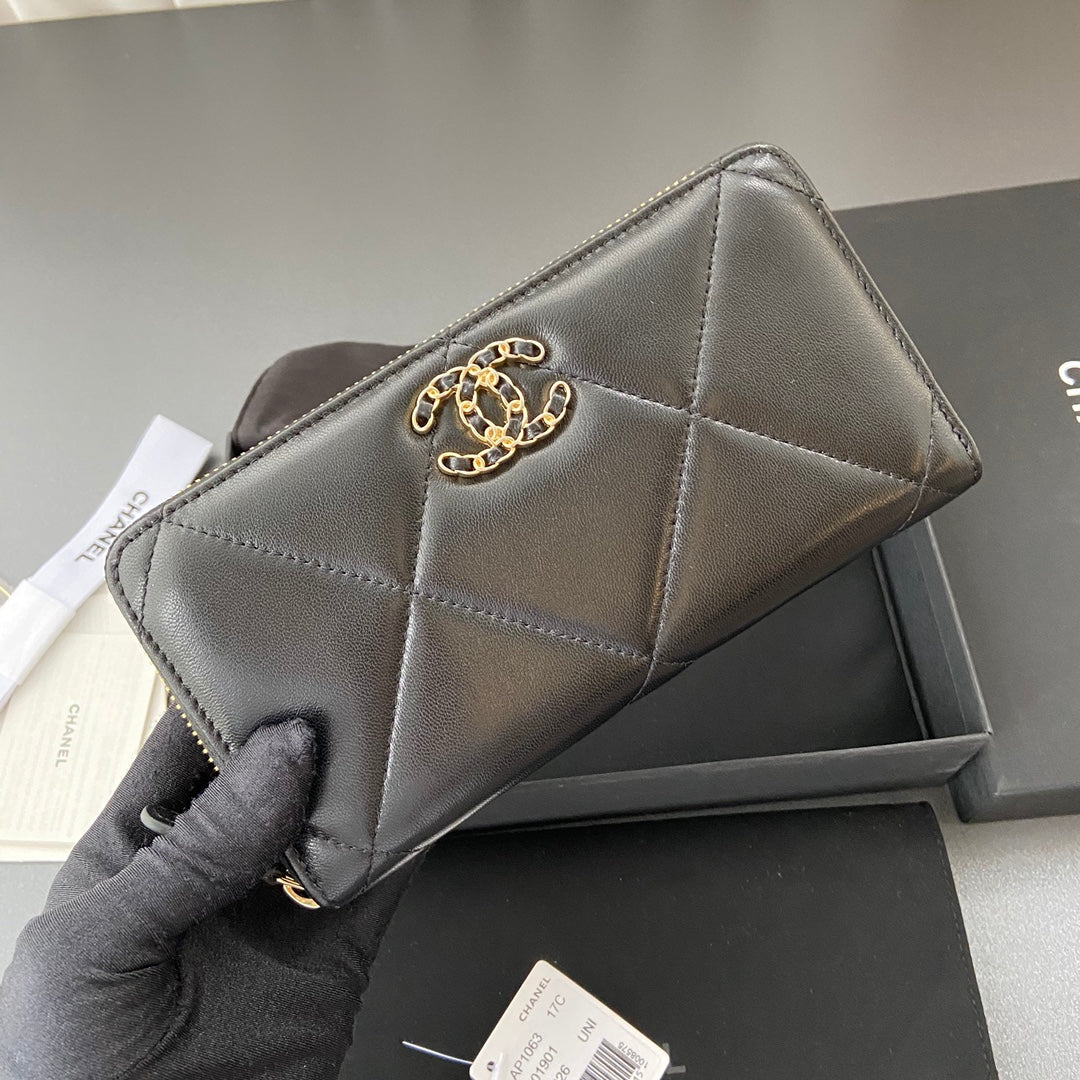 CC 19 Zipped Wallet 19cm Black Calfskin