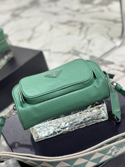 CAMERA BAG 23 IN CASTLETON GREEN WRINKLED LAMBSKIN