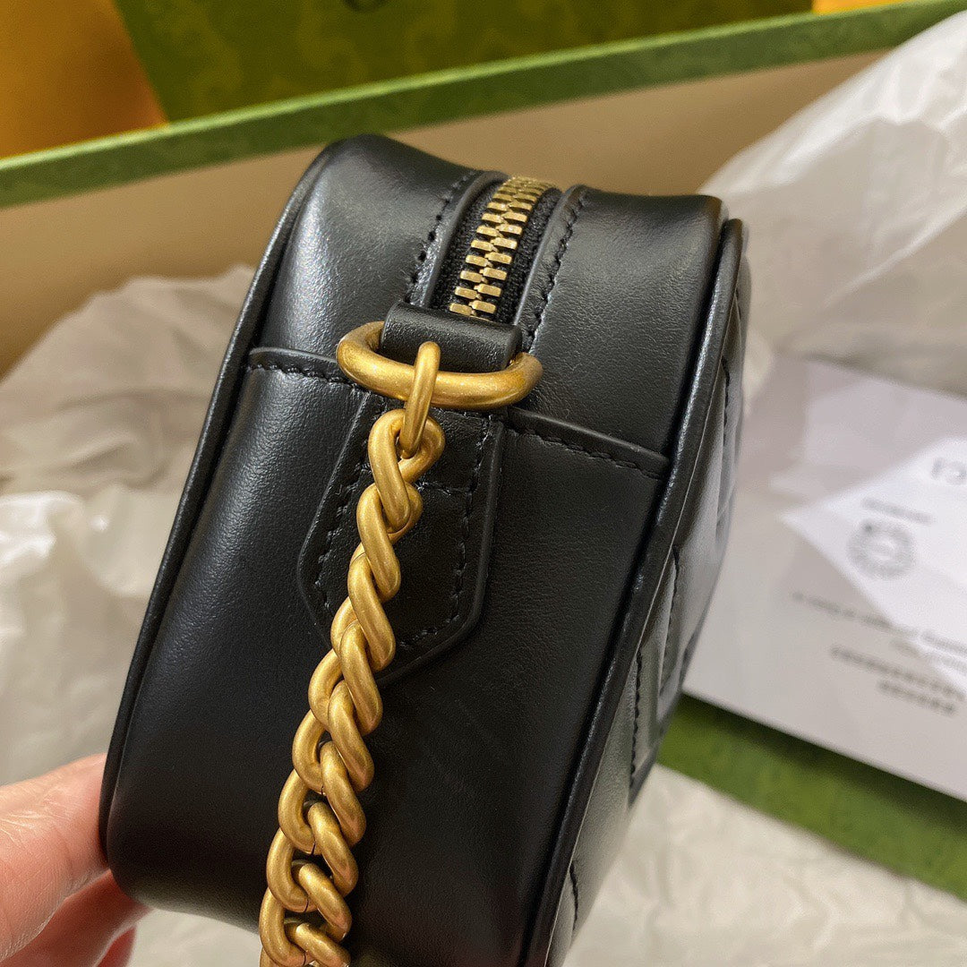 GG MINI 18 MARMONT MATELASS¨¦ BLACK CALFSKIN WITH GOLDEN LOGO