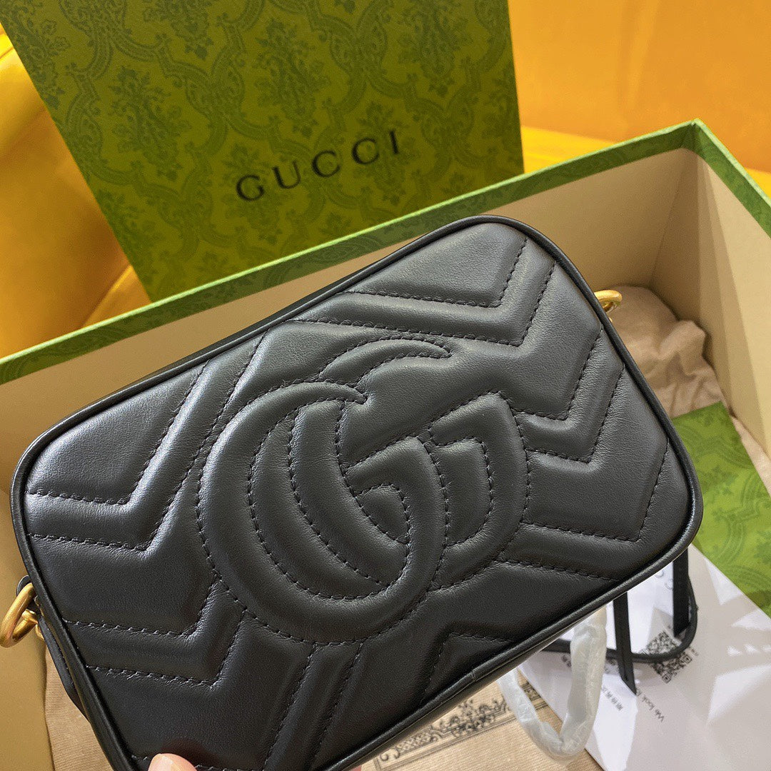 GG MINI 18 MARMONT MATELASS¨¦ BLACK CALFSKIN WITH GOLDEN LOGO