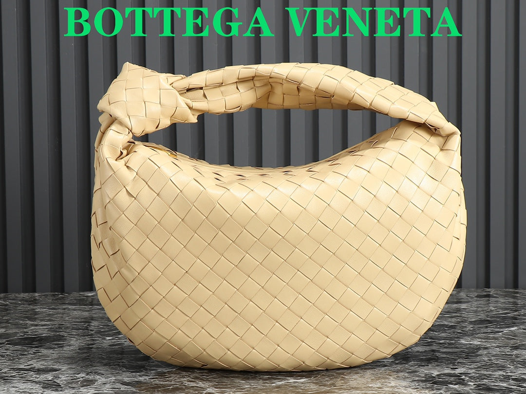 bv teen jodie 36cm beige lambskin