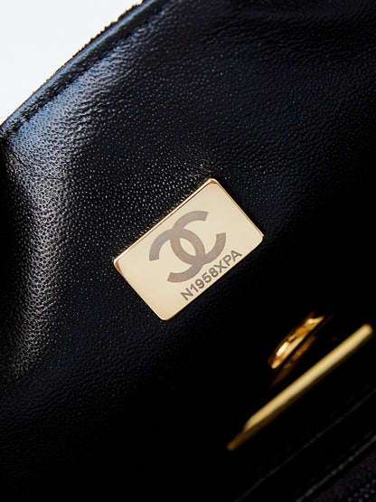 24b mini flap bag  20cm black lambskin silver diamond