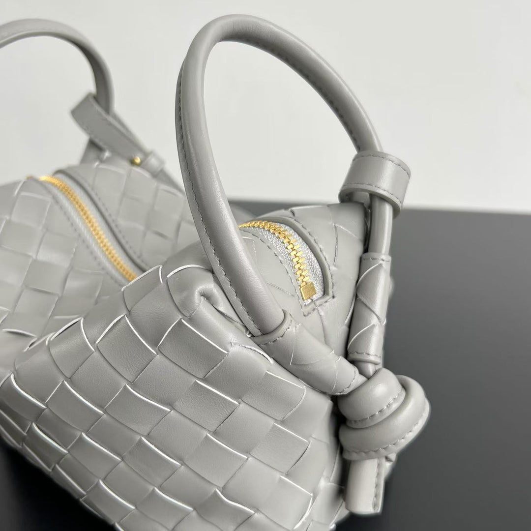 BV Loop Top Handle 19cm Grey Lambskin