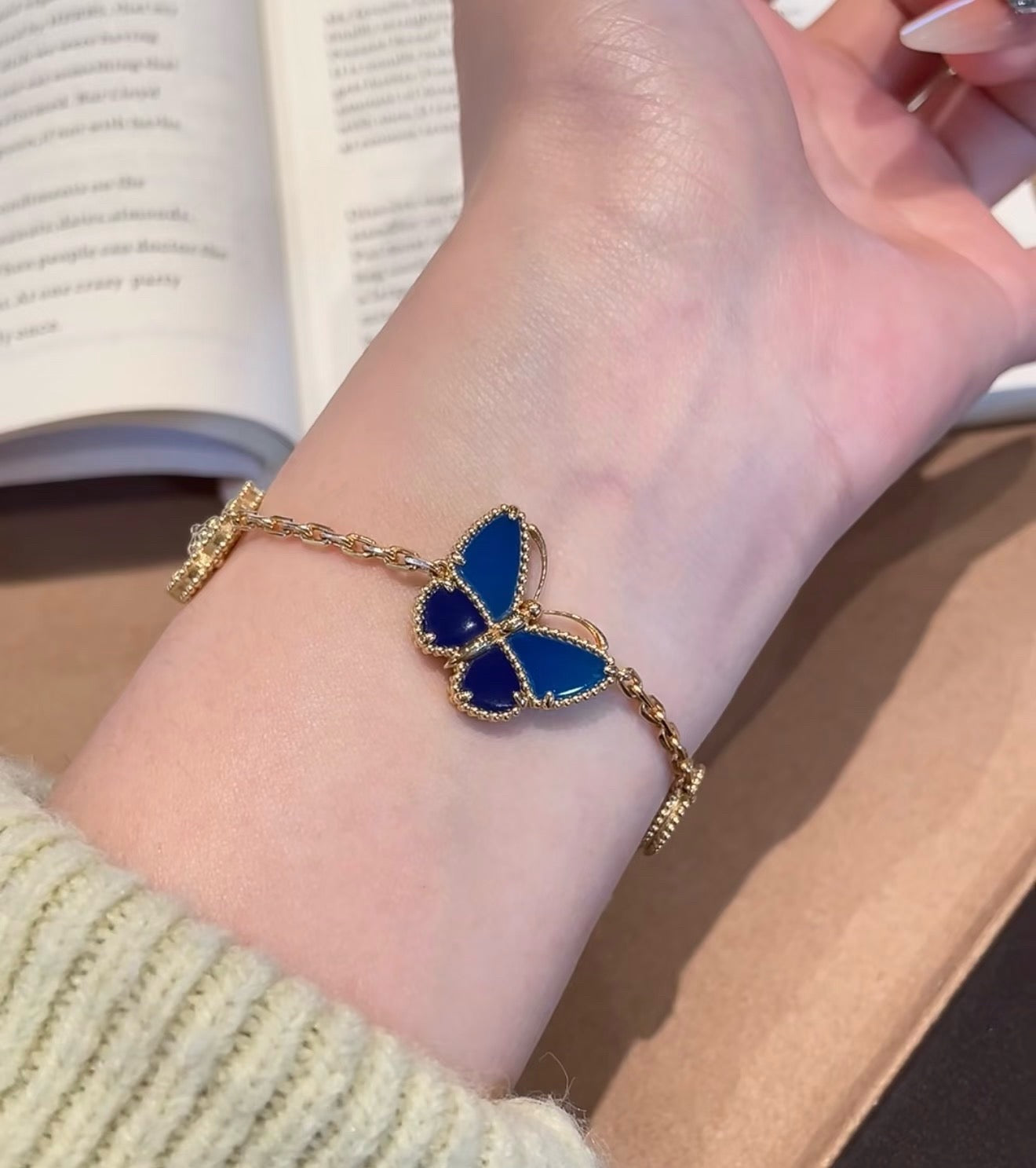 LUCKY SPRING BUTTERFLY 5 MOTIF BRACELET