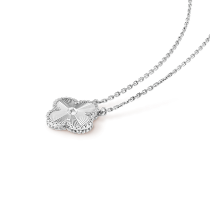 CLOVER 15MM LASER NECKLACE SILVER