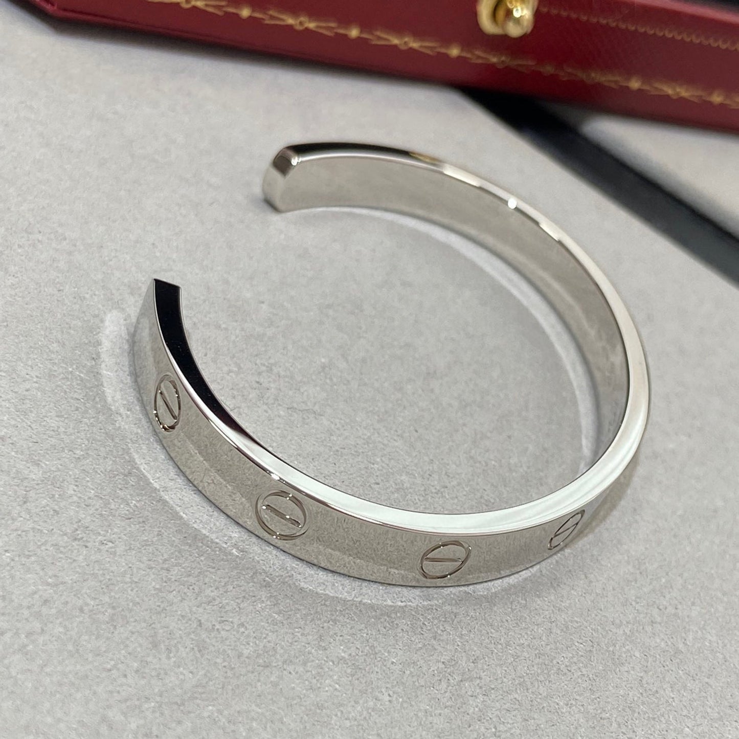 DIANA LOVE BRACELET 6.1MM 1 DIAMOND OPEN CUFF