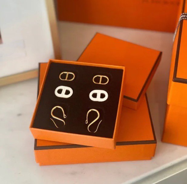DIANA HM O'MAILLON GOLD EARRINGS