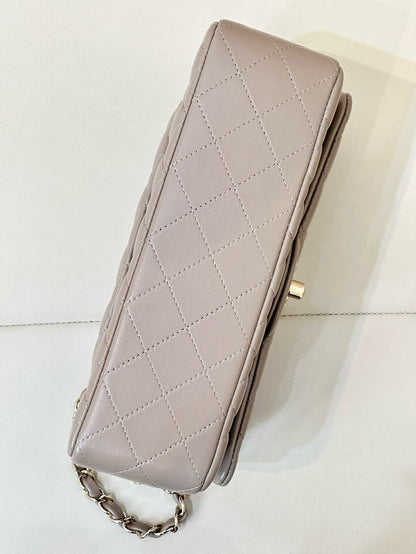FLAP BAG 23CM BEIGE LAMBSKIN LIGHT GOLD HARDWARE