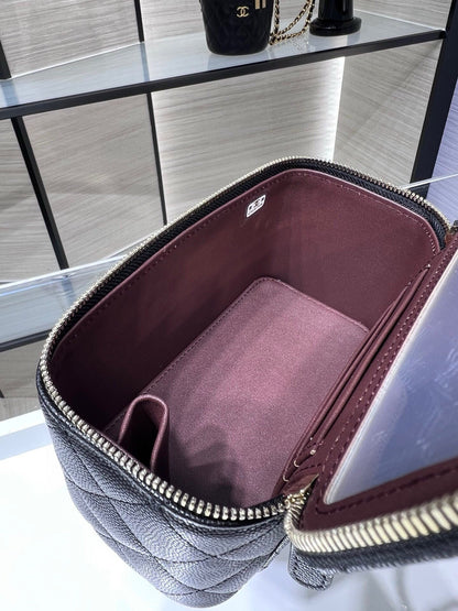CC 25C Vanity Case 16cm Black Caviar Leather Light Gold Hardware