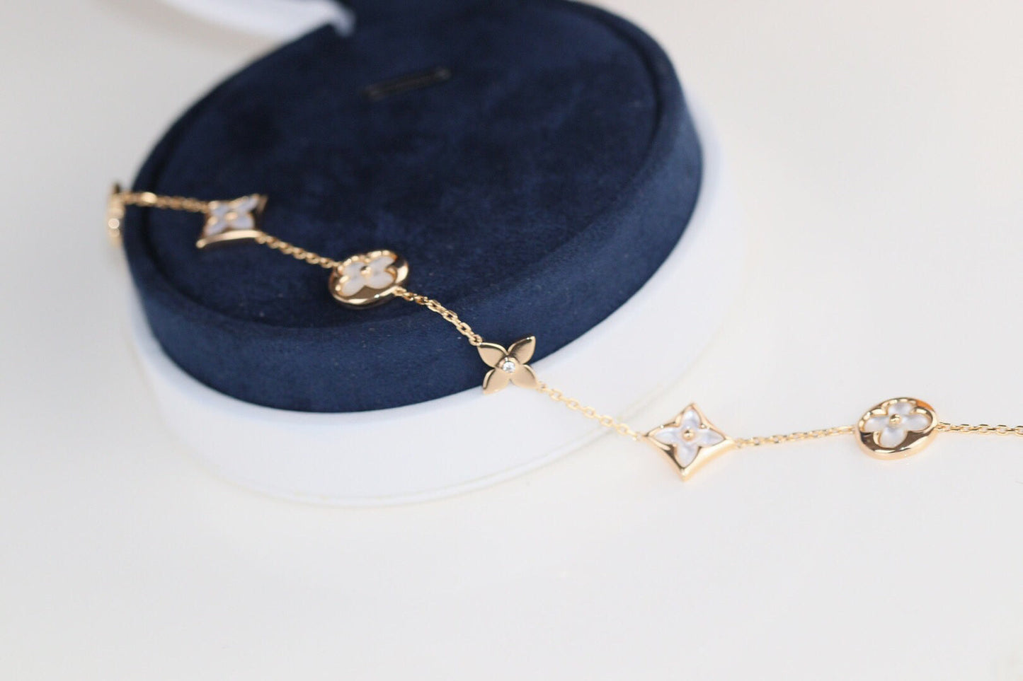 DIANA LEAF CLOVER BRACELET