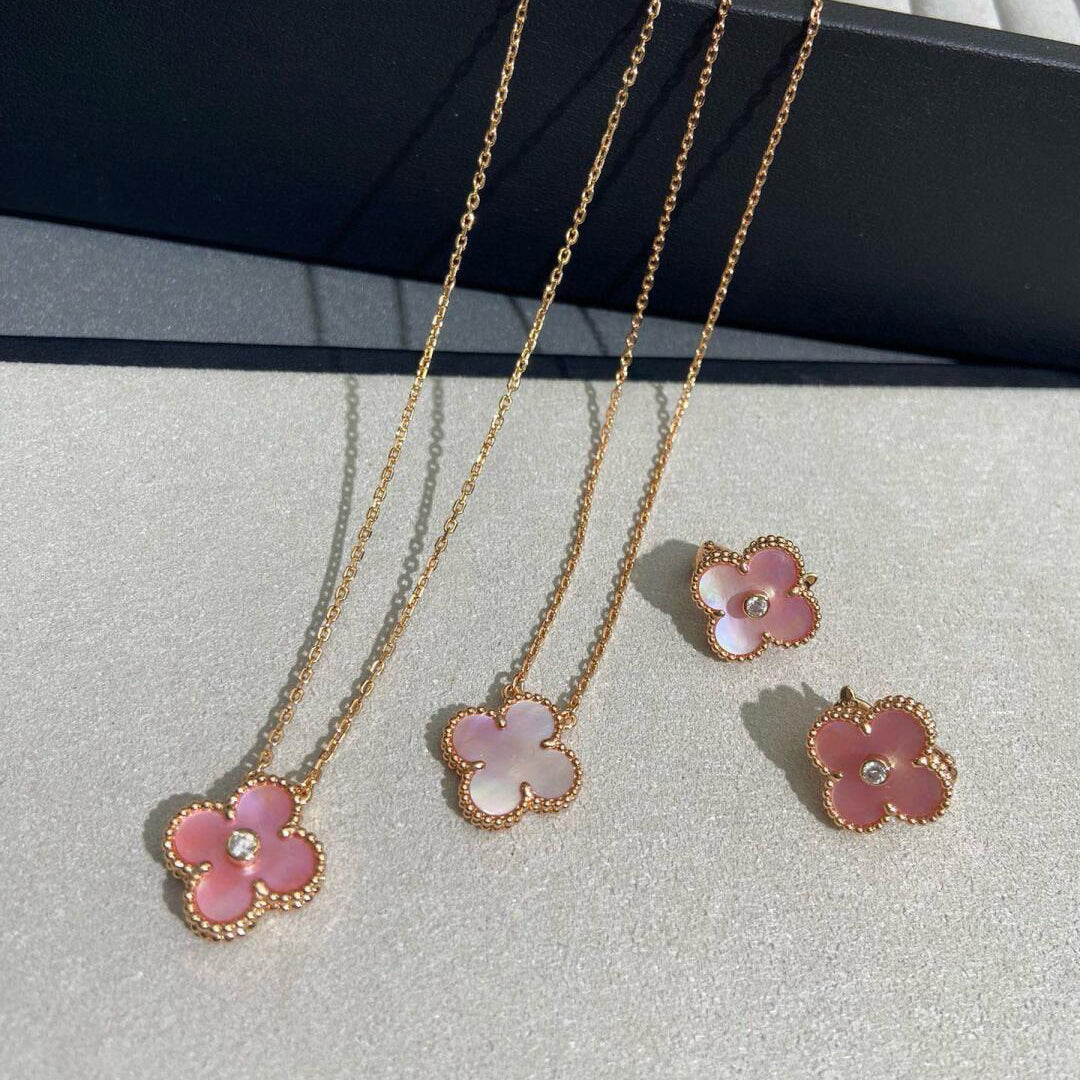 CLOVER 15MM DIAMOND PINK MOP NECKLACE