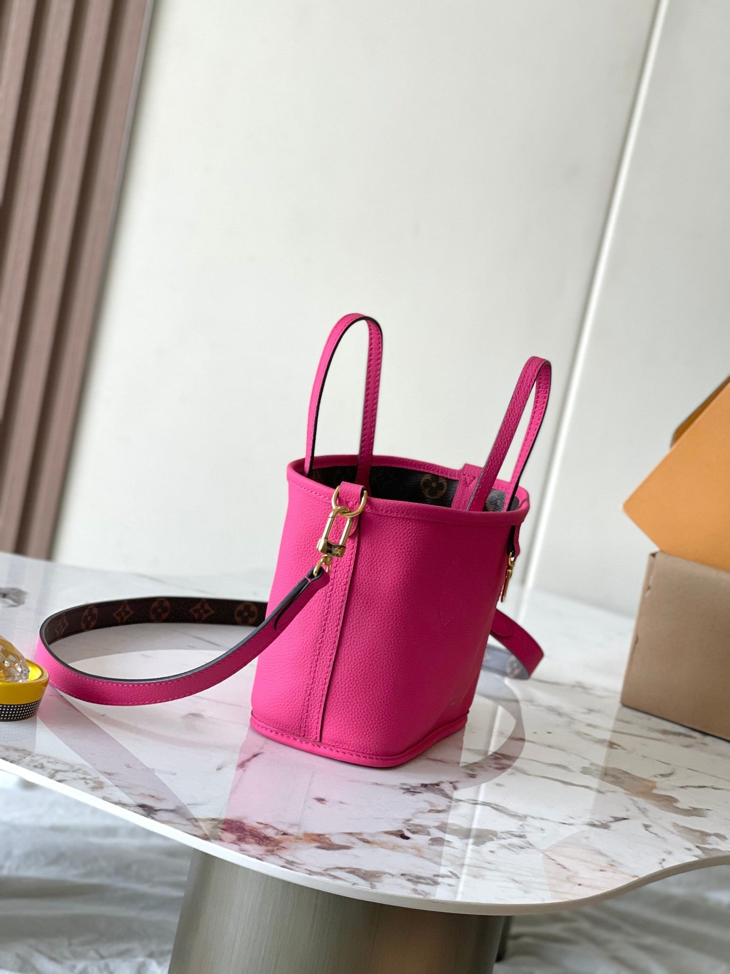NEVERFULL BANDOULI¨¨RE INSIDE OUT BB 24 IN BROWN MONOGRAM CANVAS AND PINK CALFSKIN