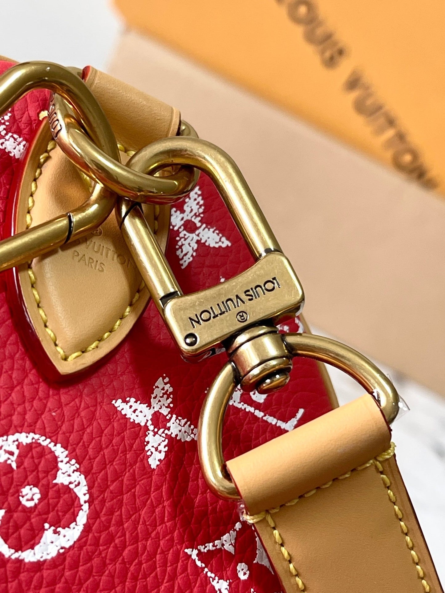 SPEEDY P9 BANDOULI¨¨RE 25 IN RED MONOGRAM CANVAS GOLD HARDWARE