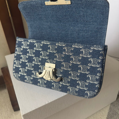CHAIN SHOULDER BAG CLAUDE 20 IN BAYOUX BLUE TRIOMPHE DENIM SILVER HARDWARE