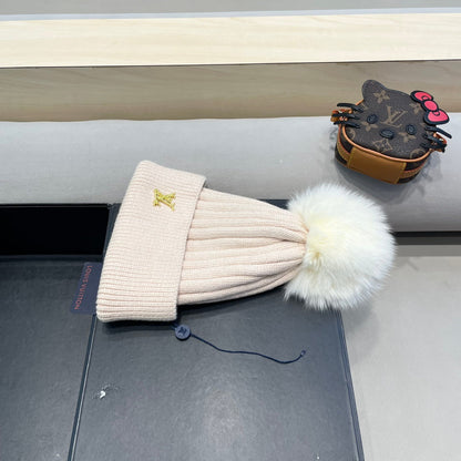KNITTED BEANIE HAT IN LULLABY PINK WOOL AND FOX FUR 409792
