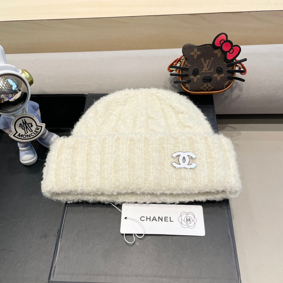 BEANIE HAT IN WHITE WOOL 413328
