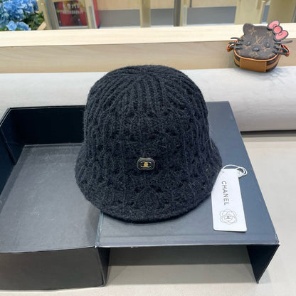 BUCKET HAT BKACK KNITTED FABRIC WITH RABBIT FUR 428090