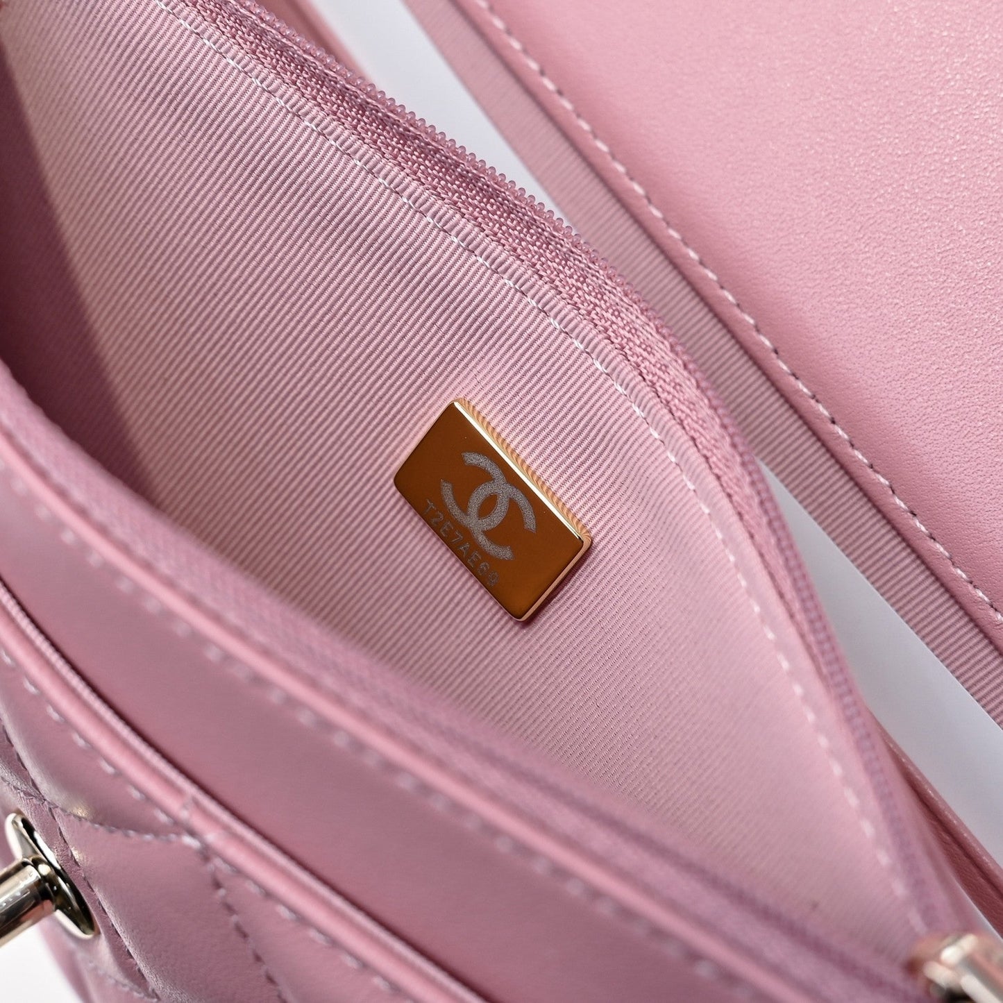 CC 24K Woc Top Handle 19cm Pink Lambskin Light Gold Hardware