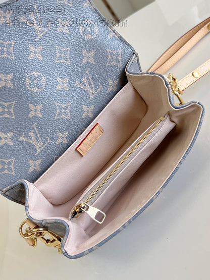 Pochette Metis East West 21.5 Gray Monogram Canvas
