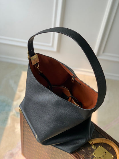 LOW KEY HOBO MM 31CM BLACK CALFSKIN