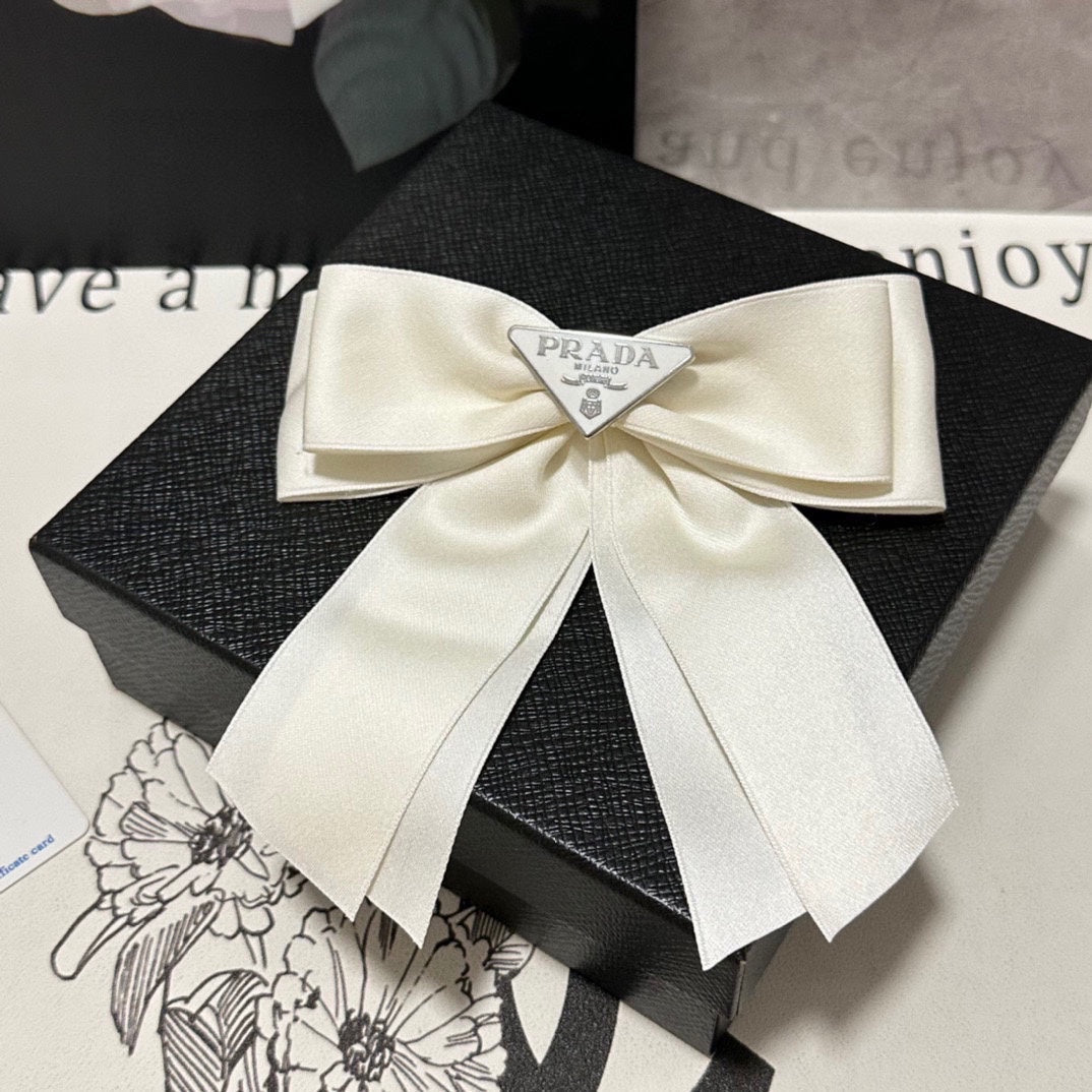 BOW HAIR CLIP IN BREEZY BEIGE RE-NYLON 423592
